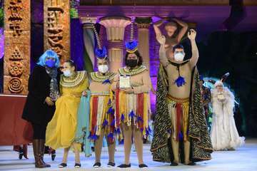 La XIII Gala de la Integración viste el escenario del Carnaval de La Tierra con el desfile de sus participantes/Lpcarnaval.